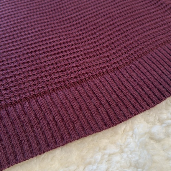 Lucky Brand crew neck sweater, burgundy women’s size medium - Picture 11 of 12